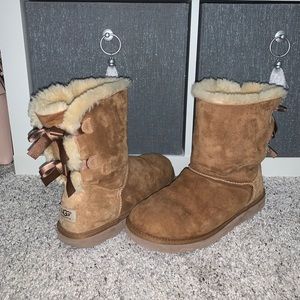 UGG BAILEY BOW BOOTS SIZE 9 ✨✨